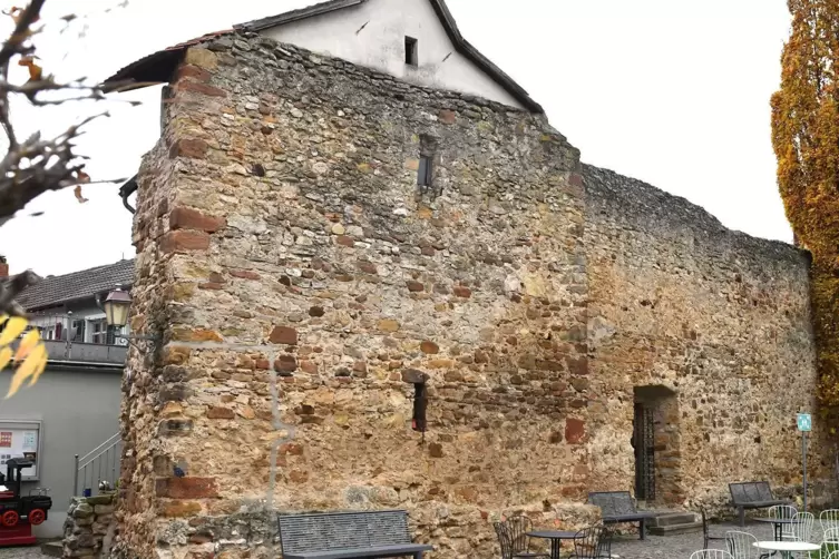 Am Bachturm besteht hoher Sanierungsbedarf. 