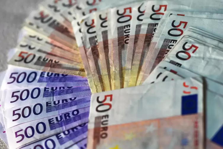 90 Tagessätze zu je 100 Euro muss der Angeklagte bezahlen. 