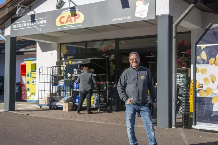 Der Kirrberger Supermarkt hat einen neuen Namen. Guido Morell ist weiterhin als Marktleiter tätig.