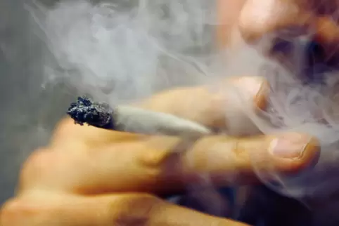 Joints könnten bald salonfähig werden, denn die Ampel-Koalition hat ihre Absicht formuliert, Cannabis zu legalisieren. 