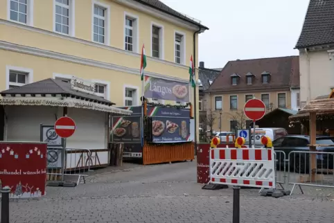 Einer der zwei Eingänge befindet sich vor dem früheren Café Eden. 