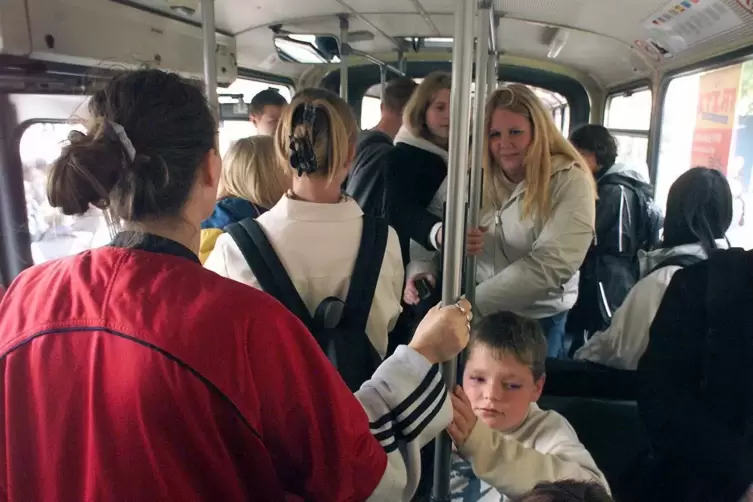 Menschliche Nähe soll’s dann im Bus erst wieder nach Ostern geben.