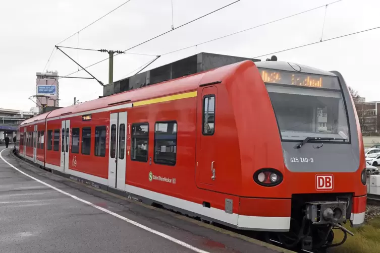 Von den zusätzlichen Fahrzeugen profitieren besonders die Linien, die in Ost-West-Richtung durch den Ludwigshafener Hauptbahnhof