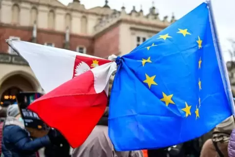 Gegen polnische Gesetze gibt es immer wieder Demonstrationen auf den Straßen der Hauptstadt Warschau. 