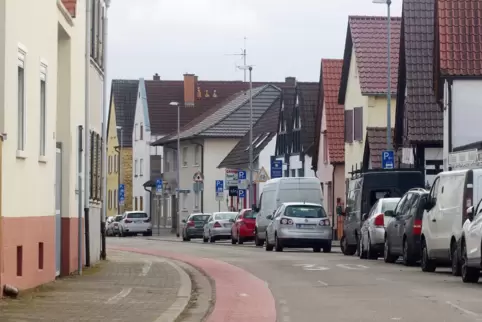 Recht eng geht es zu in der Burgstraße. Für das Gebiet soll bald ein Bebauungsplan gelten. 