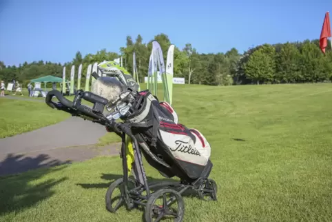 Ein Privatmann will im Außenbereich eine Halle bauen und diese an den Golfclub vermieten. Nicht einverstanden ist damit die Geme