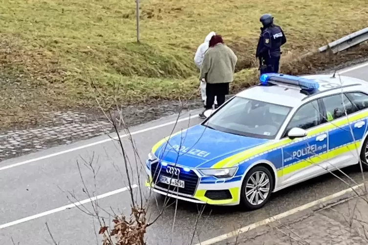 Die Spurensicherung am Montag in der Nähe des Tatorts.