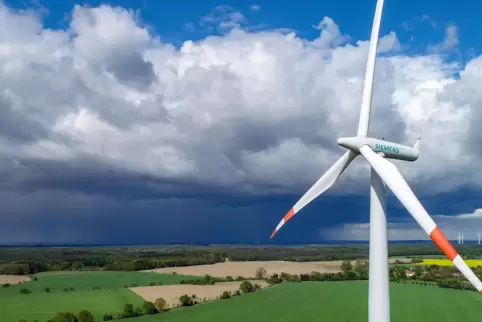 Der Windkraftanlagenbauer Siemens Gamesa ist tief in die roten Zahlen gerutscht.