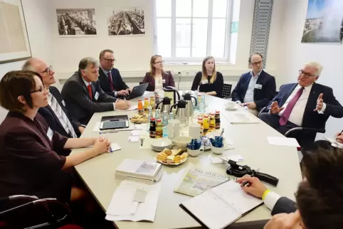 Im Gespräch mit RHEINPFALZ-Redakteuren: Bundespräsident Frank-Walter Steinmeier am 22. Oktober 2018 in der Pirmasenser Redaktion