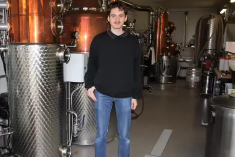 Zurzeit konzentriert sich Nils Hauer beruflich darauf, seinen Vater Ralf Hauer in der Destillerie Saillt Mór zu unterstützen.