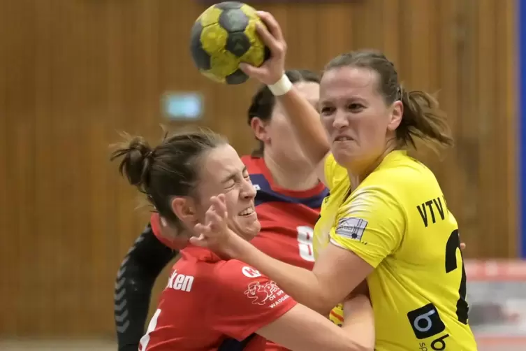 Sophie Heiser (rechts) nahm das Heft in die Hand bei den VTV Mundenheim nach einer Viertelstunde. 