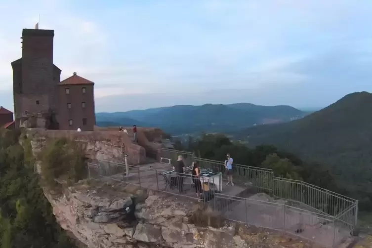 Die Burg Triefels bei Annweiler. 