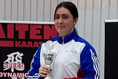 Viola Beyersdörfer vom Teikyo Karate Team Kaiserslautern. 