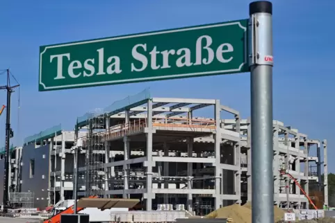 Die Baustelle der Tesla Fabrik Berlin Brandenburg .