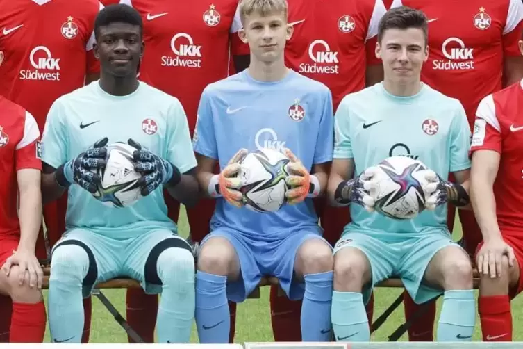 Ist wieder zurück im Kader: U17-Torhüter Fabian Heck (Mitte).