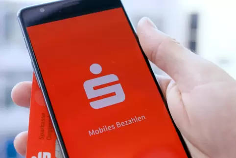 Über 43.000 Kunden nutzen das Handy für Bankgeschäfte.