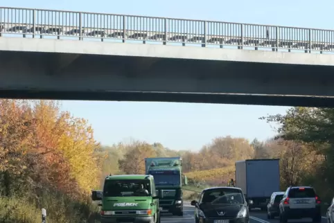 Die B10 zwischen Siebeldingen und Godramstein. 