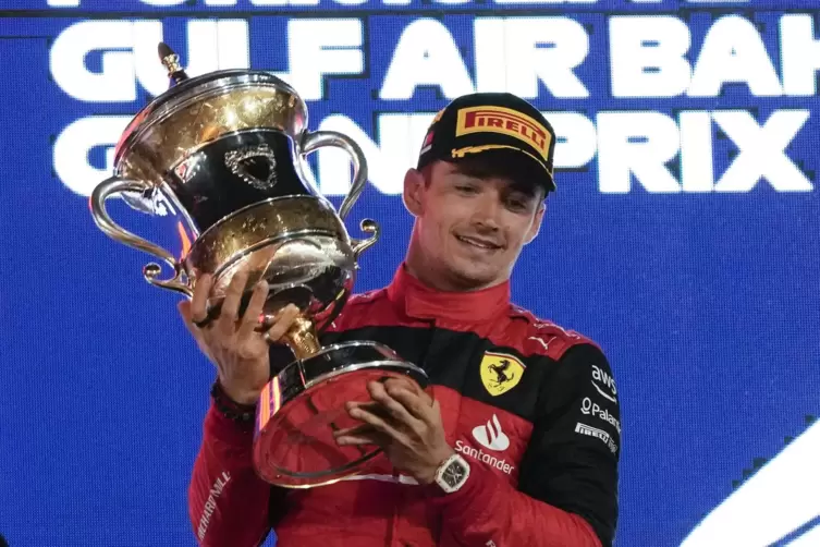 Glücklich: Charles Leclerc siegt am Weltglückstag.