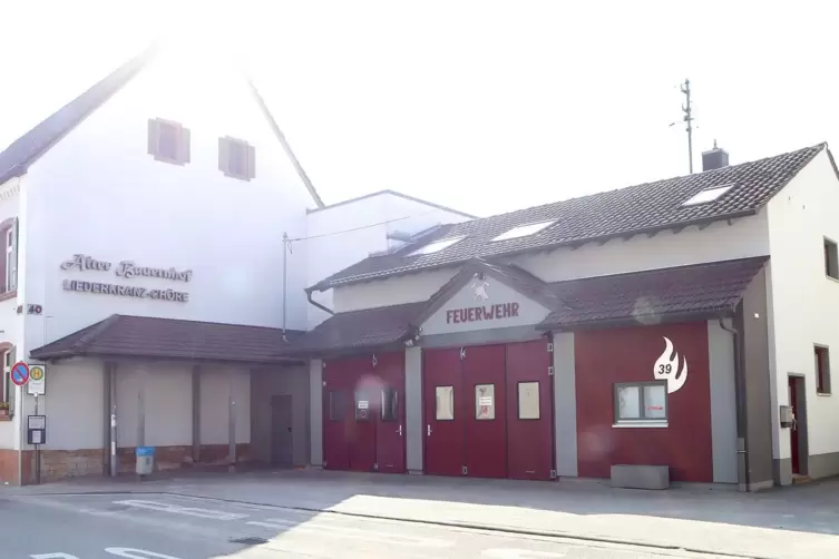 Unter anderem fehlt es im Feuerwehrgerätehaus an getrennten Umkleiden.