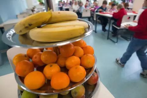 Wenig Salz, wenig frittiert, Obst, Gemüse, regional, nachhaltig, möglichst bio – das Essen für die Zweibrücker Ganztagsschüler s