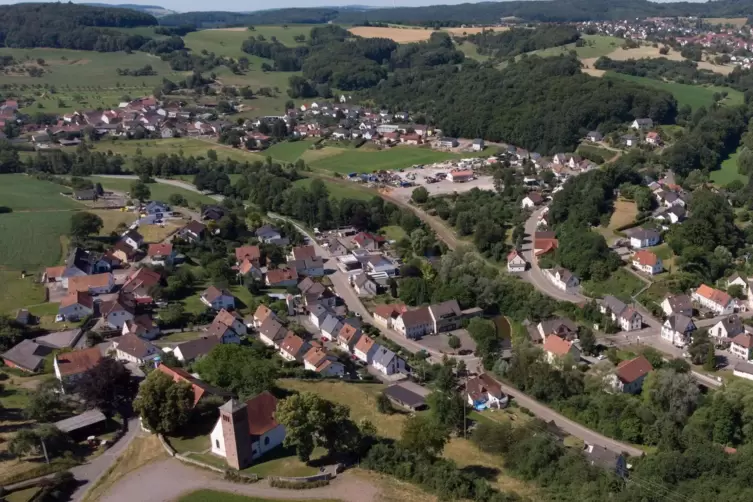 Eine Ortsansicht von Theisbergstegen. 