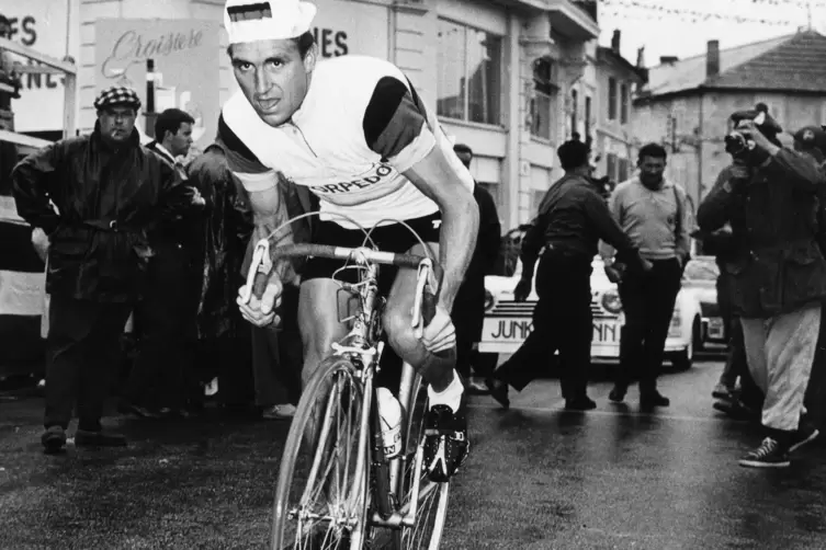Hennes Junkermann im Einsatz bei der Tour de France 1961. 