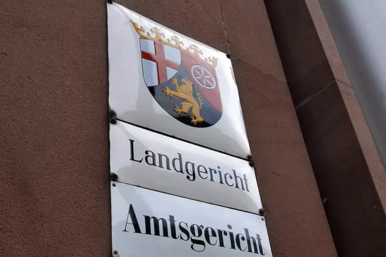 Der Prozess vor dem Landgericht wird am Donnerstag ab 9 Uhr fortgesetzt.