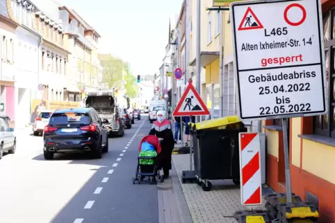 In der Alten Ixheimer Straße wird die frühere Schuhmacherei Sebald abgerissen. 