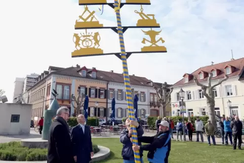 Maibaum auf dem Königsplatz 2017.