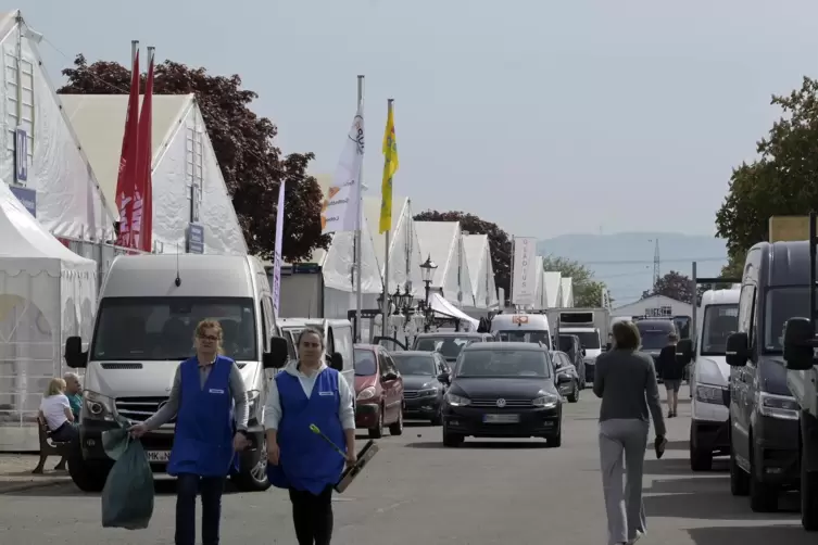 Bis zur letzten Sekunde: Am Freitag wurde überall auf dem Gelände noch gewerkelt und angeliefert.