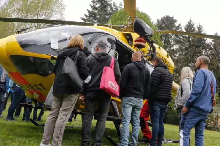 Der ADAC-Rettungshubschrauber Christoph 66 war eine der Attraktionen bei der Rockenhausener Gesundheitsmesse.