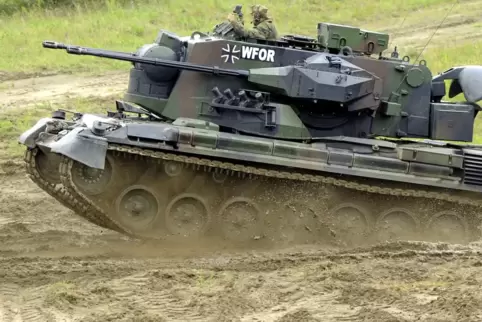 Nach der Zustimmung im Bundestag liefert Deutshcland Flakpanzer vom Typ Gepard an die Ukraine.