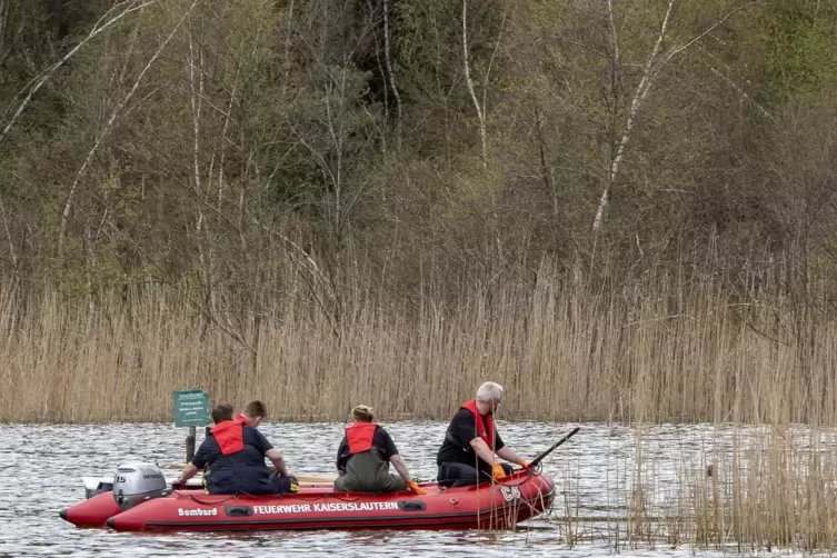 Die Feuerwehr hatte die toten Fische im Schilf eingesammelt.