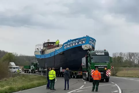 Abtransport: Am 10. April wurde die „Sean O’Kelley“ Richtung Rhein transportiert. 