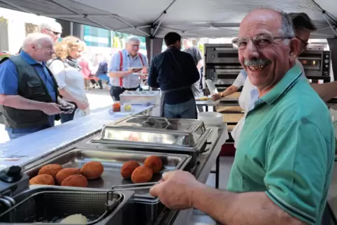 Vito Cunsolo mit seinen Arancini.