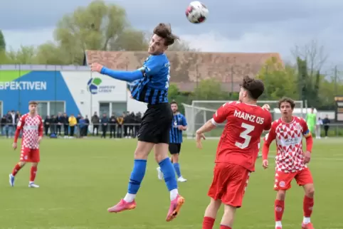 Einige Änderungen: Speyers Regionalliga-A-Jugend (blau).