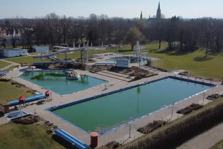 Still ruht das Bad. Ob dem Schwimmpark in dieser Saison noch Leben eingehaucht wird, ist von einer Reihe von Faktoren abhängig. 