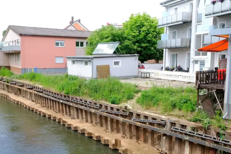 Baustopp seit März: Wann’s an der Spundwand weitergeht, ist unklar.