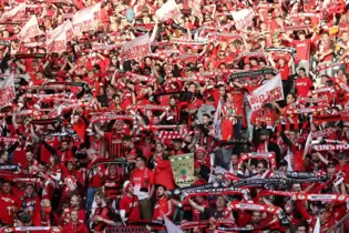 Rote Wand: Freiburger Fans im Olympiastadion.