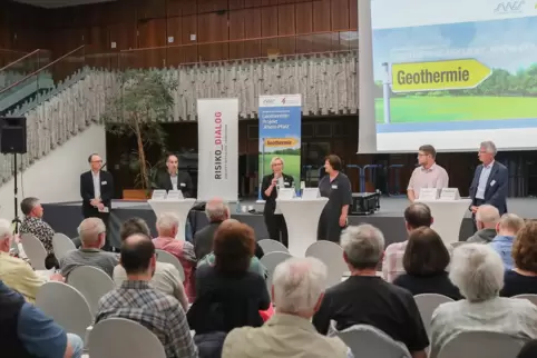 Was es mit dem Geothermie-Projekt „Rheinpfalz“ auf sich hat, wollten viele Bürger wissen und stellten Fragen an die Experten. 