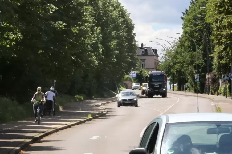 Die Fahrbahn soll schmaler werden. 