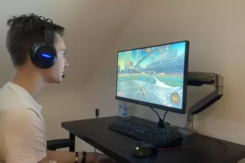 Konzentriert: Daniel Fadin beim Rocket-League-Training. 