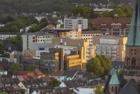 Den Mitarbeitern im Westpfalz-Klinikum stecken mittlerweile zweieinhalb Jahre Pandemie-Bekämpfung in den Knochen.