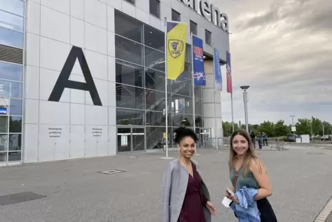 Jetzt aber schnell: Ankunft an der SAP-Arena wenige Minuten vorm Musical-Start. 