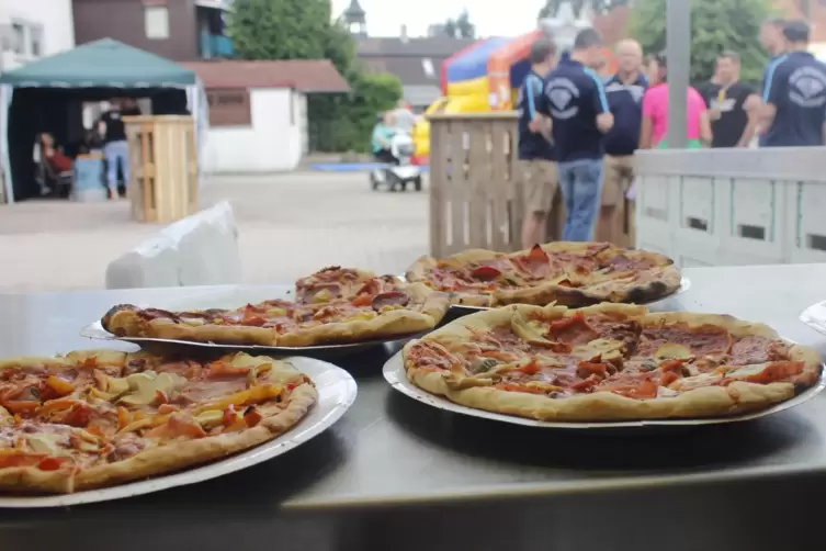 Die Gäste können sich ihre Pizza individuell aus sechs Belägen zusammenstellen.