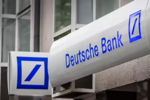 In ihren Filialen will sich die Deutsche Bank künftig stärker auf Beratung und Verkauf konzentrieren.