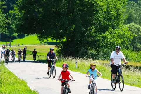 Der Radelspaß für die Familie im autofreien Wallhalbtal ist ein Radelvergnügen mit Naturerlebnis.