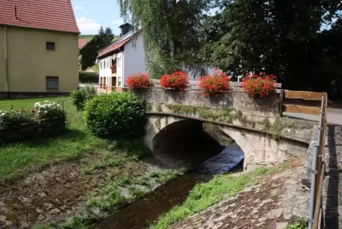 Die historische Brücke in Oberweiler im Tal muss abgerissen werden. 