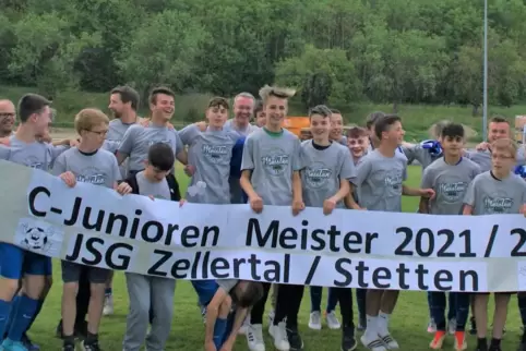 Das strahlende Meisterteam der JSG Zellertal-Stetten. 