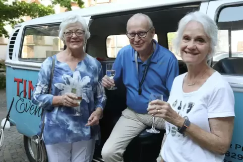  Ruth O’Shea (links) und Carol Rampey waren zusammen mit Gerhard Schäfer von Palatina-Bus auf Spurensuche in der Region. 